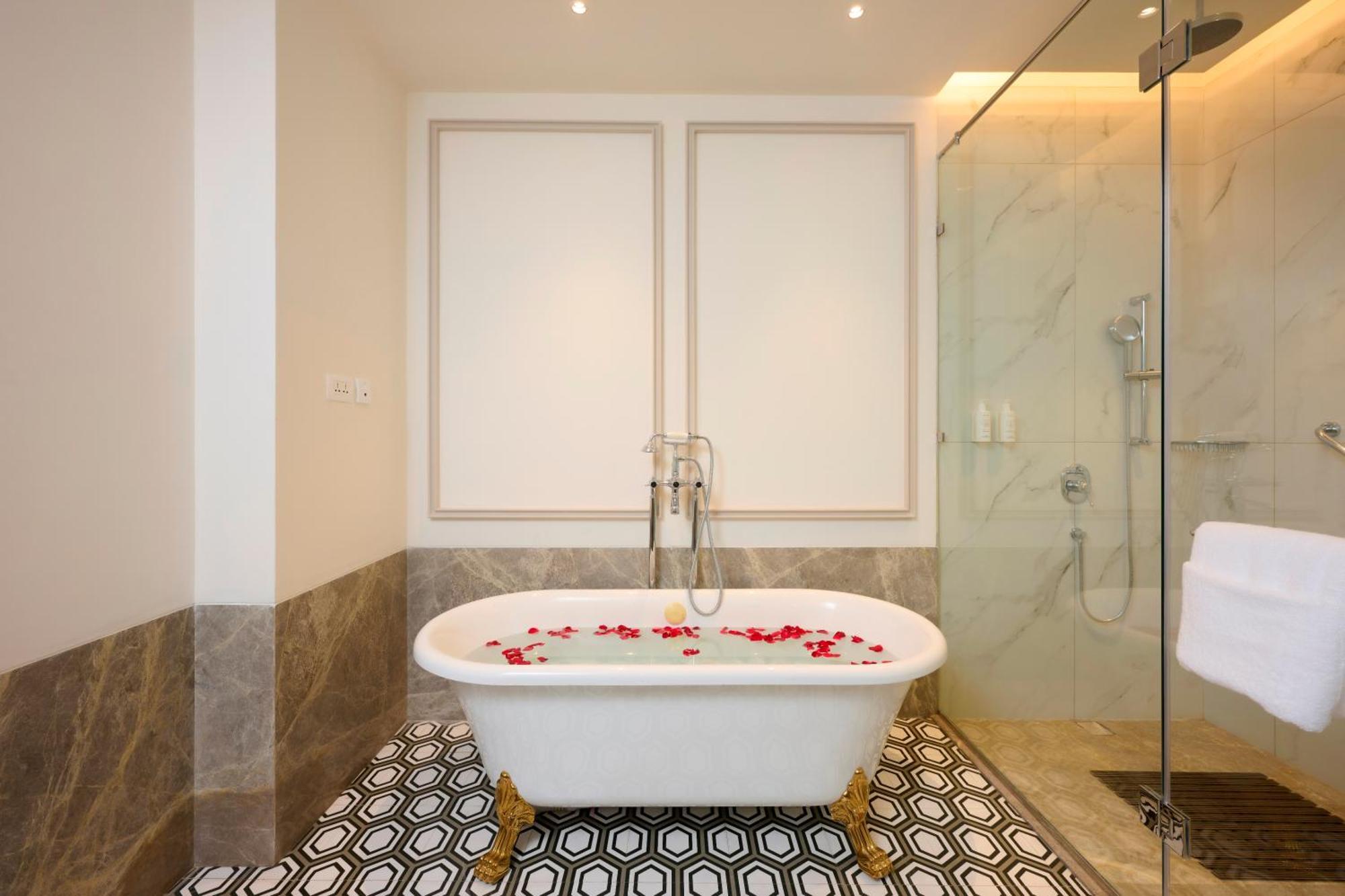 Hotel Sarovar Premiere 5*